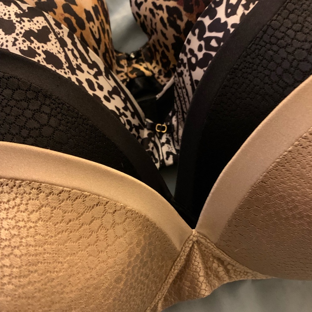 Lot of 4 bras 2 Vanity Fair and 2 Simply Perfect